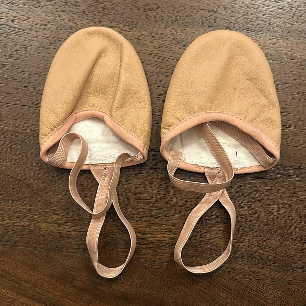 Bloch Women’s Eclipse Leather Ballet Slipper, Size M